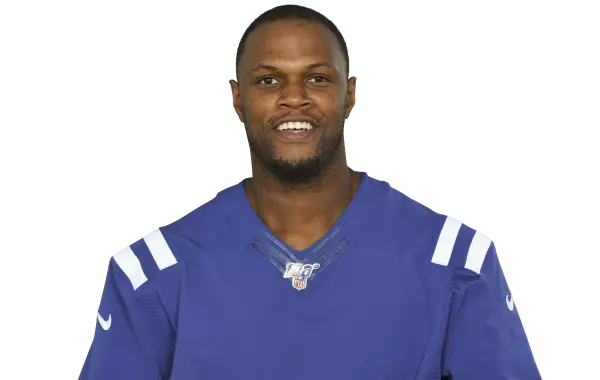 Gabe Holmes headshot